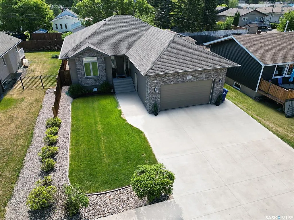 406 3rd STREET W, Wilkie, SK S0K 4W0 4 beds 3 baths 1,605 sqft