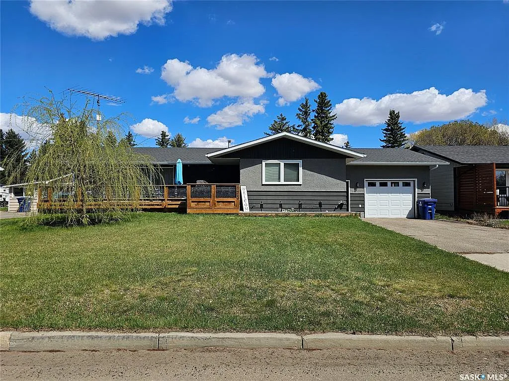 173 7th AVENUE E, Unity, SK S0K 4L0 6 beds 2 baths 1,540 sqft