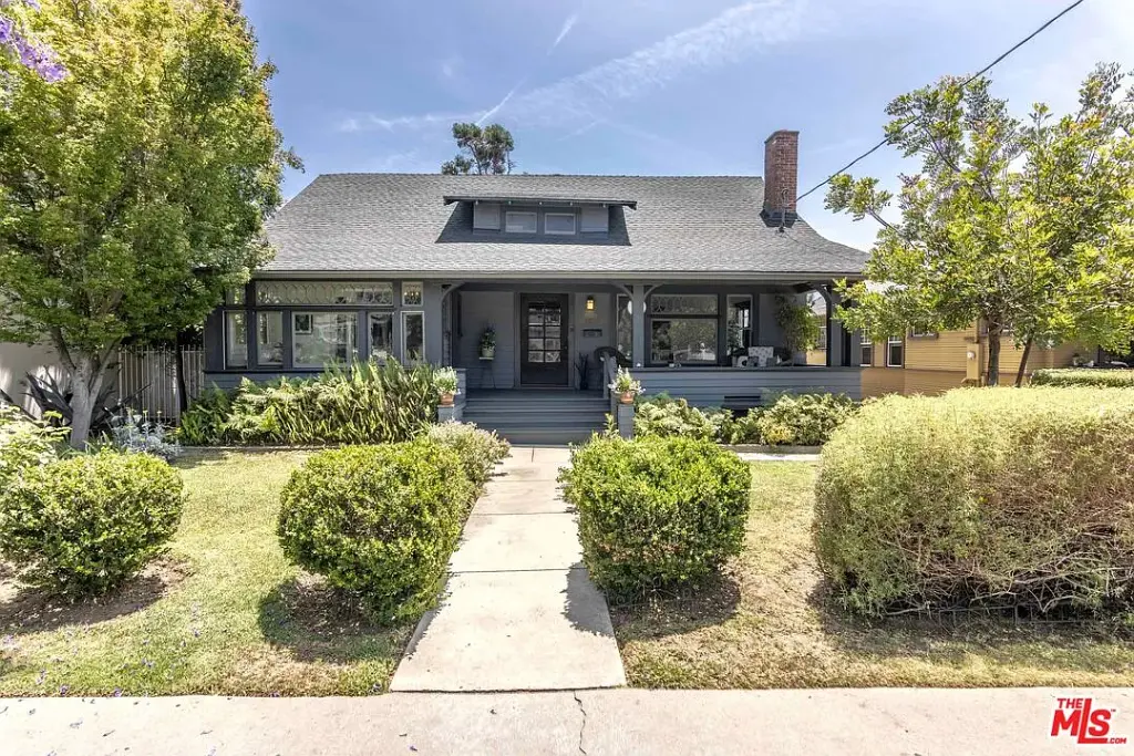 4534 Russell Ave, Los Angeles, CA 90027 5 beds  2 baths 2,325 sqft