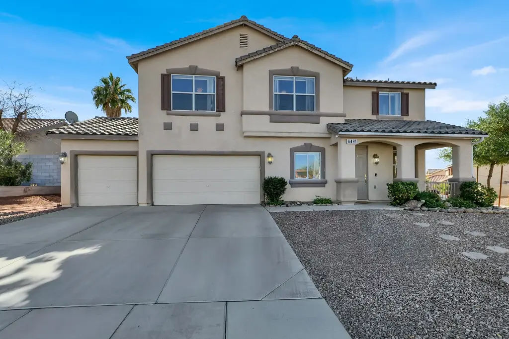 6491 Bristle Canyon Ave, Las Vegas, NV 89110 4 beds  3 baths 3,161 sqft