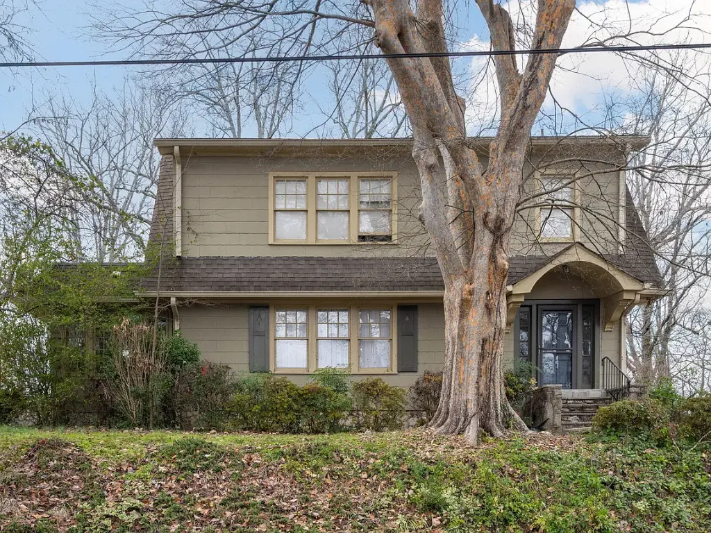 311 Crestway Dr, Chattanooga, TN 37411 3 beds  3 baths 2,288 sqft