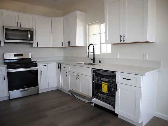 8961 Glade Ave, California City, CA 93505