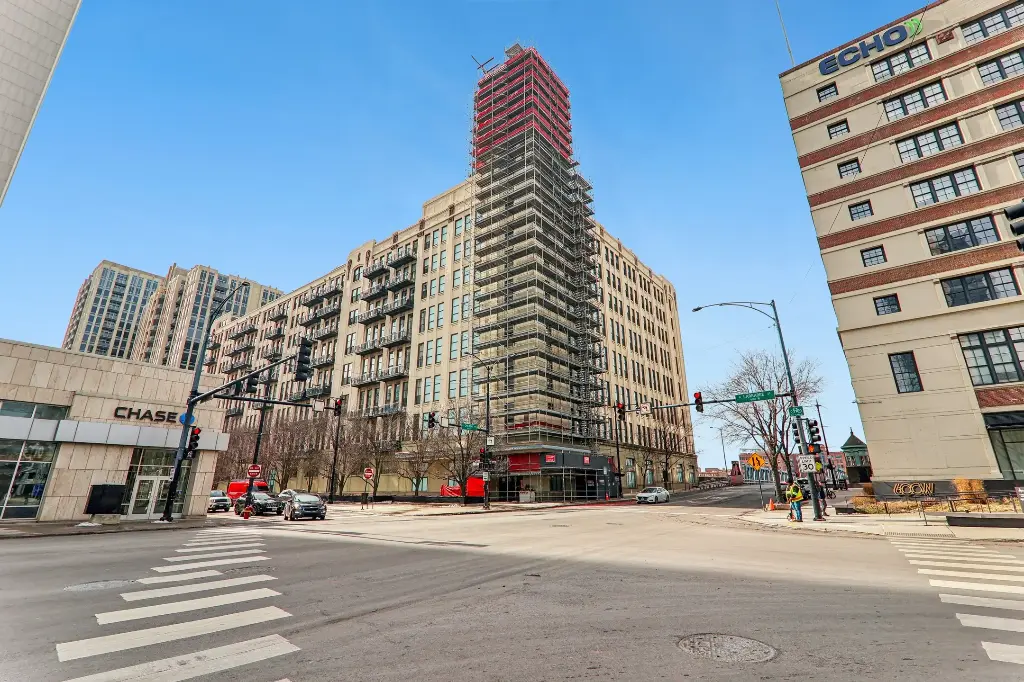 758 N Larrabee St #608, Chicago, IL 60654 $470,000 Est. Get pre-qualified 2 Beds 2 Baths 1,200 Sq Ft