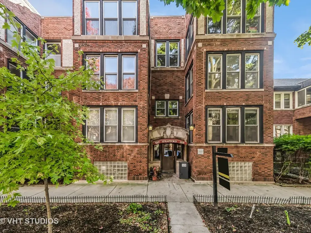 5209 S Ingleside Ave #2, Chicago, IL 60615 3 beds  2 baths 1,506