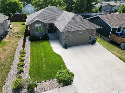 406 3rd STREET W, Wilkie, SK S0K 4W0 4 beds 3 baths 1,605 sqft