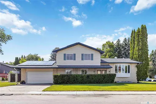 71 DUNCAN CRESCENT, Saskatoon, SK S7H 4K3 5 beds 4 baths 2,033 sqft