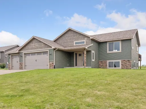 116 Wheat Field Ln, New Richmond, WI 54017 3 beds  2 baths 2,524 sqft