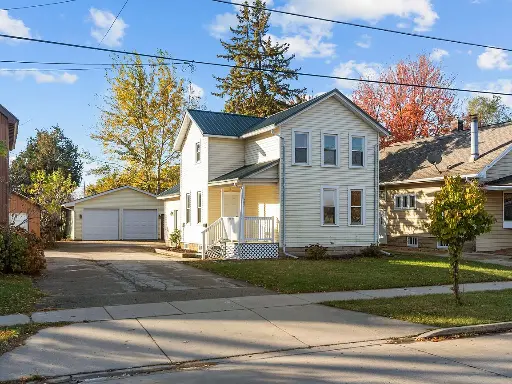 1503 W College Ave, Appleton, WI 54914 3 beds  3 baths 1,280 sqft