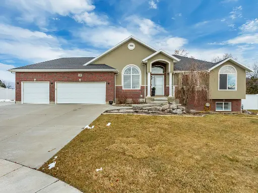 2369 S 950 W, Syracuse, UT 84075 5 beds  3 baths 3,188 sqft