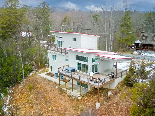 631 Mountain Dr, Gatlinburg, TN 37738 3 beds  3 baths 2,412 sqft