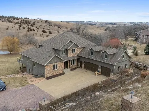 9300 E 41st St, Sioux Falls, SD 57110 6 beds  6 baths 6,849 sqft