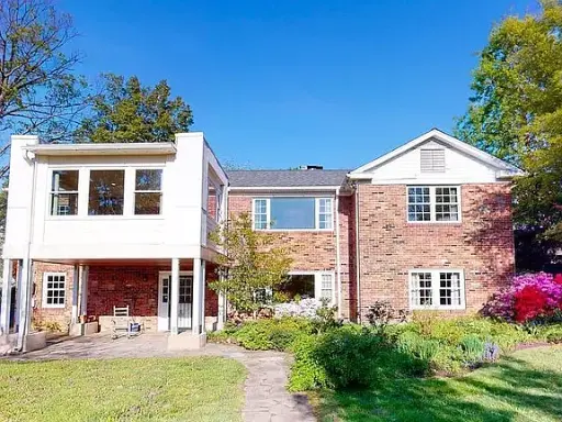 34 bd3 ba2,428 sqft  3904 Ridge Rd annandale, VA 2200