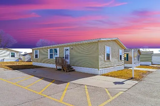 4000 E 134th St TRAILER 9, Chicago, IL 60633 3 beds  2 baths -- sqft