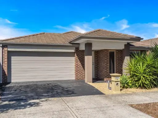 18 Fenland Street, Craigieburn, Vic 3064   4  2  2  •