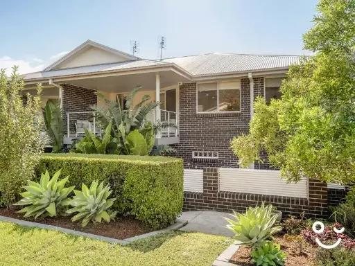 6/13 Popes Road, Woonona, NSW 2517   3  2  1  • Townhouse