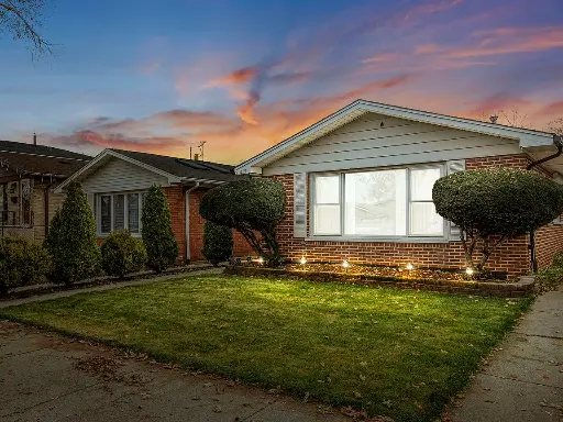 11635 S Ada St, Chicago, IL 60643 3 beds  2 baths 1,120 sqft
